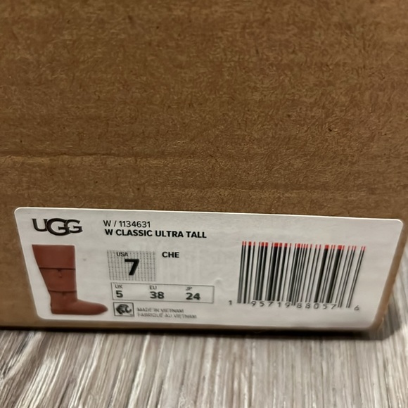 UGG classic ultra tall convertible boots, size 7, new. Fits true to size, tan - Picture 6 of 6